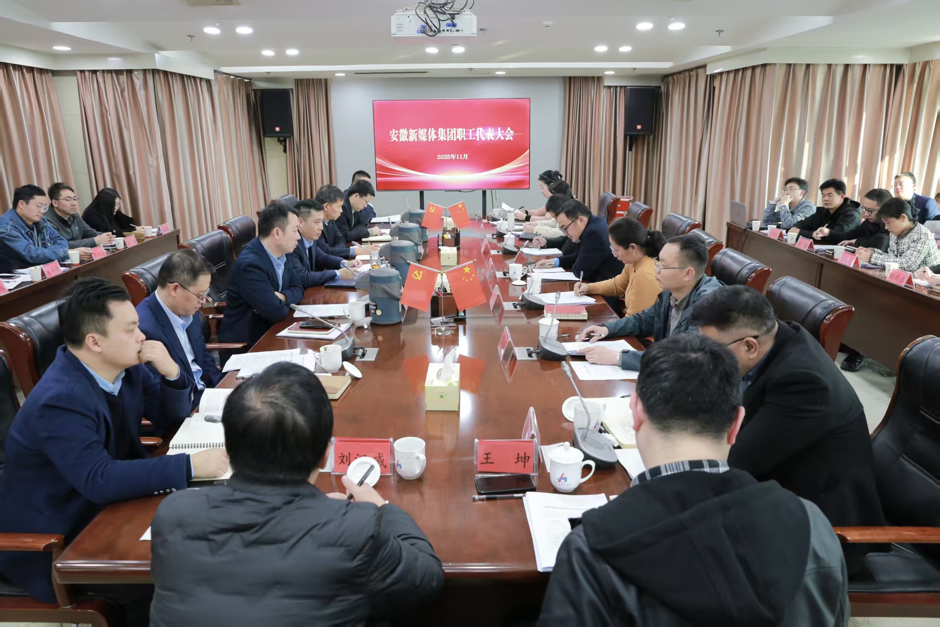 �ھ������ٿ�ְ���������